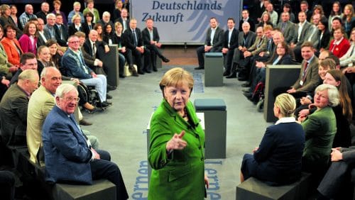 Angela Merkel beim Bürgergespräch Mitte März in Heidelberg: „Ich nehme das auf“. Foto: Torsten Silz/dapd