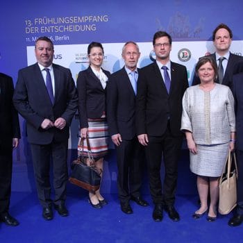 Ungarischer Botschafter Peter Györkös mit einer Delegation