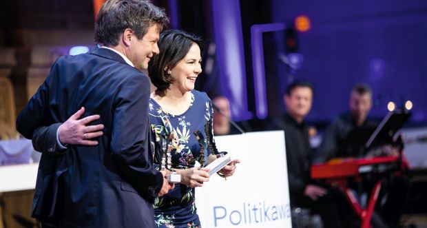 Annalena Baerbock und Robert Habeck bei der Verleihung des Politikawards im Januar (c) Jana Legler
