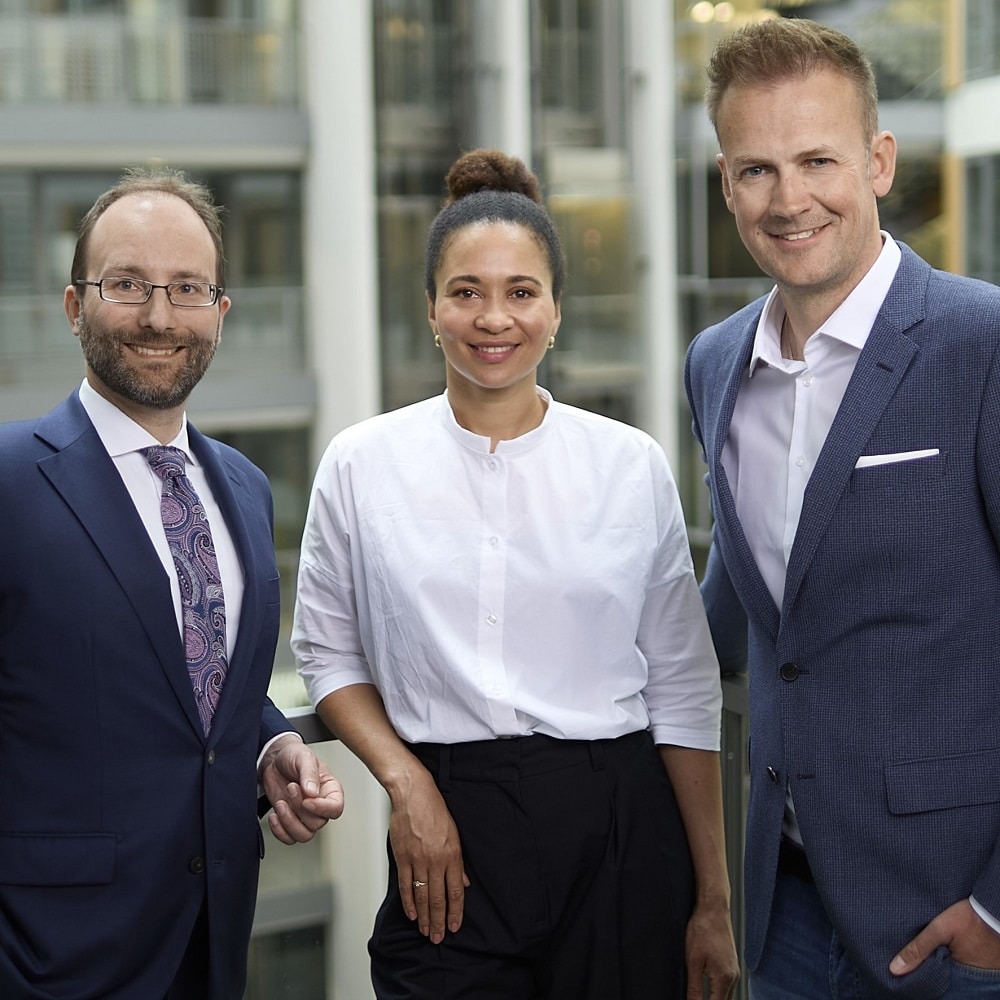 Foto: Jan Pauls/gematik v.l.n.r.: Florian Hartge, Brenya Adjei, Florian Fuhrmann