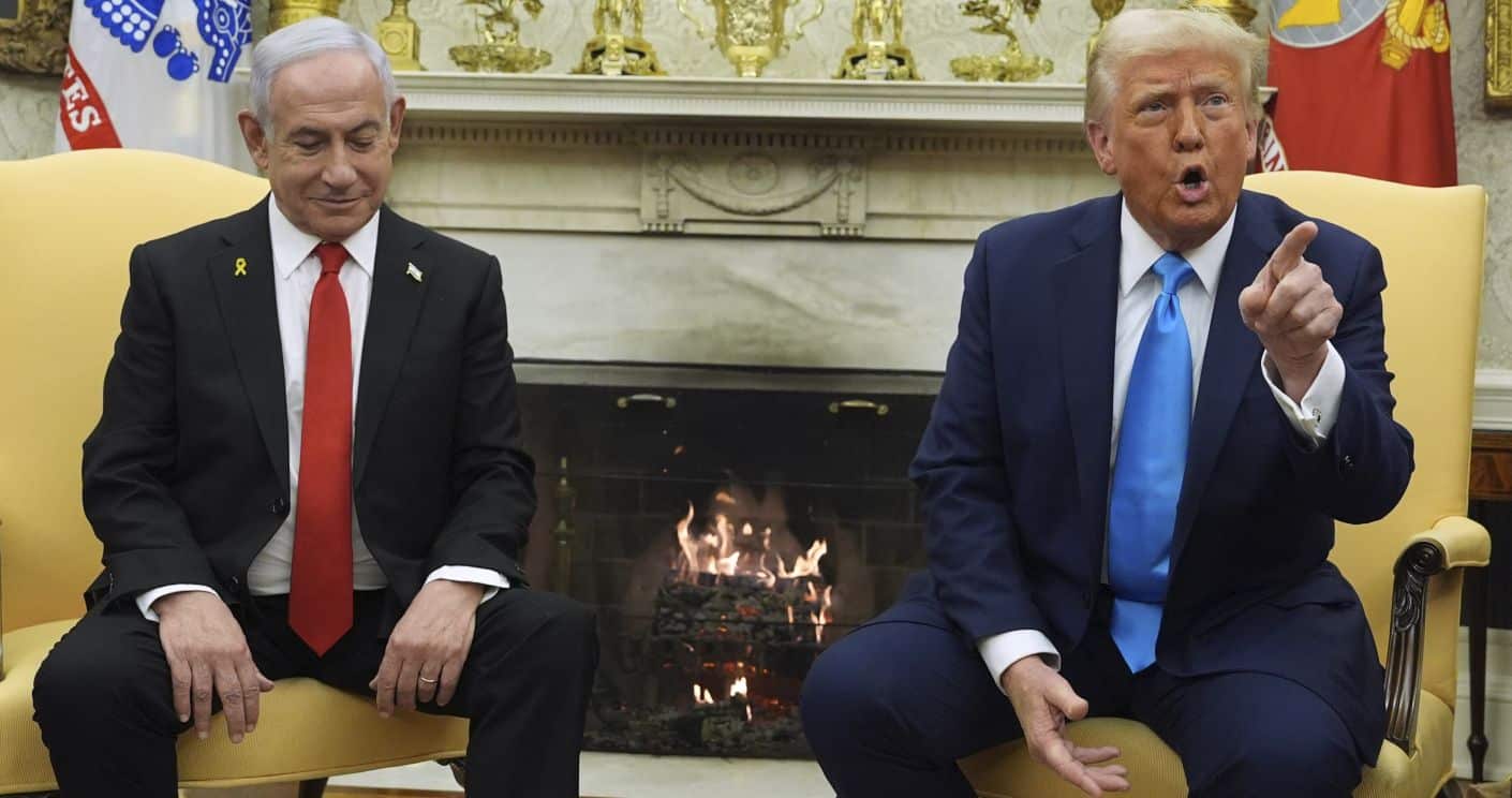 Da staunte auch der israelische Premierminister Benjamin Netanjahu nicht schlecht. Donald Trump verstörte im Februar mit seiner Vision, Gaza in ein Ferienresort umzubauen – ohne seine Einwohner.(c) picture alliance/ASSOCIATED PRESS/Evan Vucci
