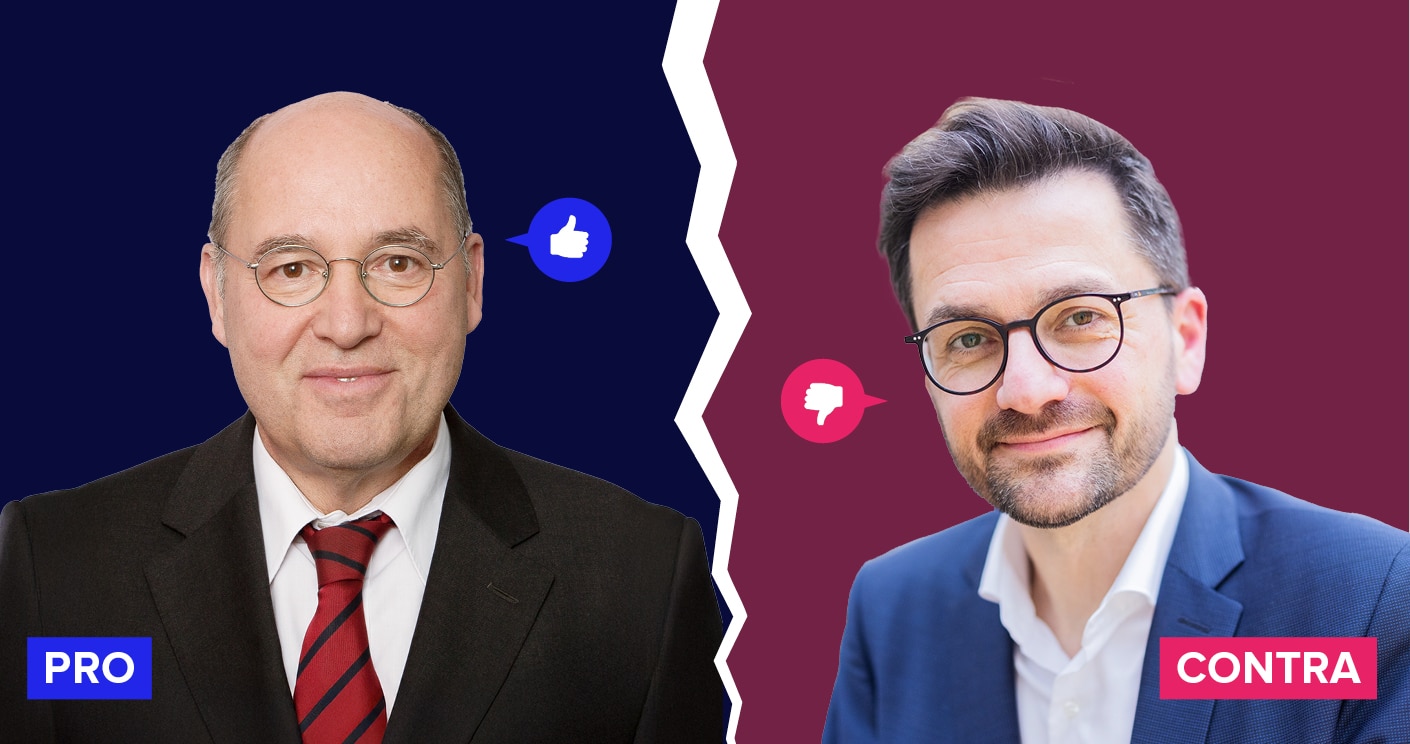 Zwei Männer im Anzug, einer links mit "PRO"-Symbol, der andere rechts mit "CONTRA"-Symbol, auf geteiltem Hintergrund.