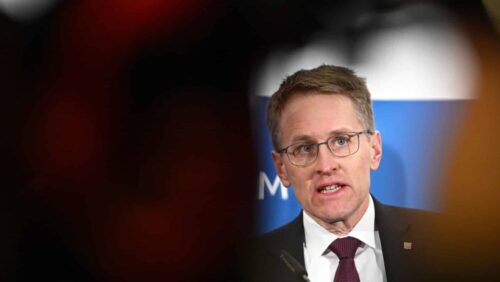 Foto: picture alliance/dpa/Britta Pedersen Daniel Günther, Ministerpräsident von Schleswig-Holstein, gibt ein Statement bei einem Treffen norddeutscher Regierungsc...