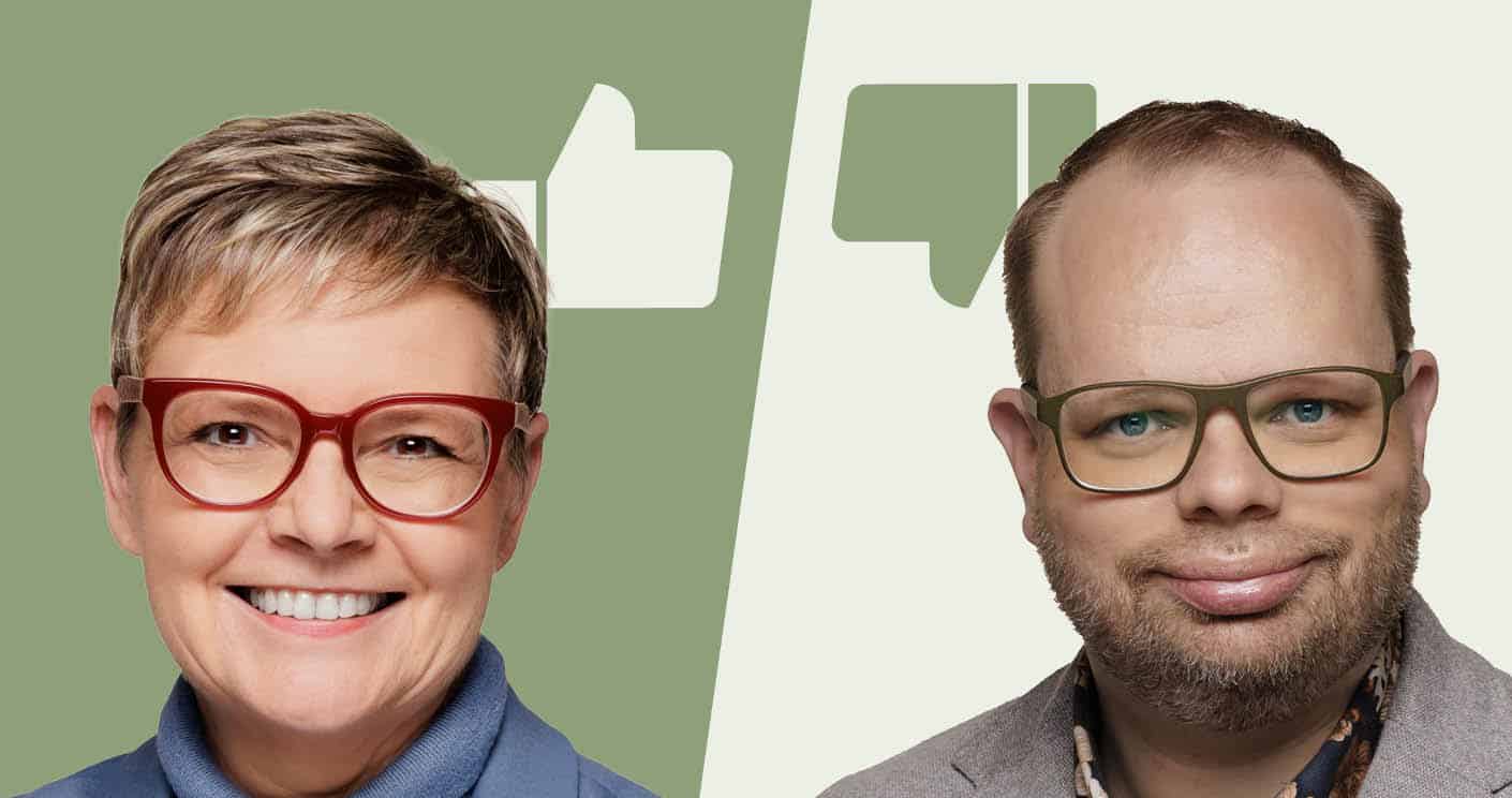 Zwei Personen mit Brillen, eine lächelt, die andere hat einen neutralen Gesichtsausdruck, Hintergrund in zwei Farben mit ...