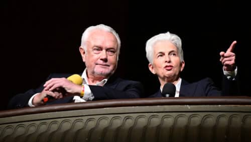Wolfgang Kubicki und Marie-Agnes Strack-Zimmermann sitzen in einer Loge beim Dreikönigstreffen der FDP im Opernhaus.