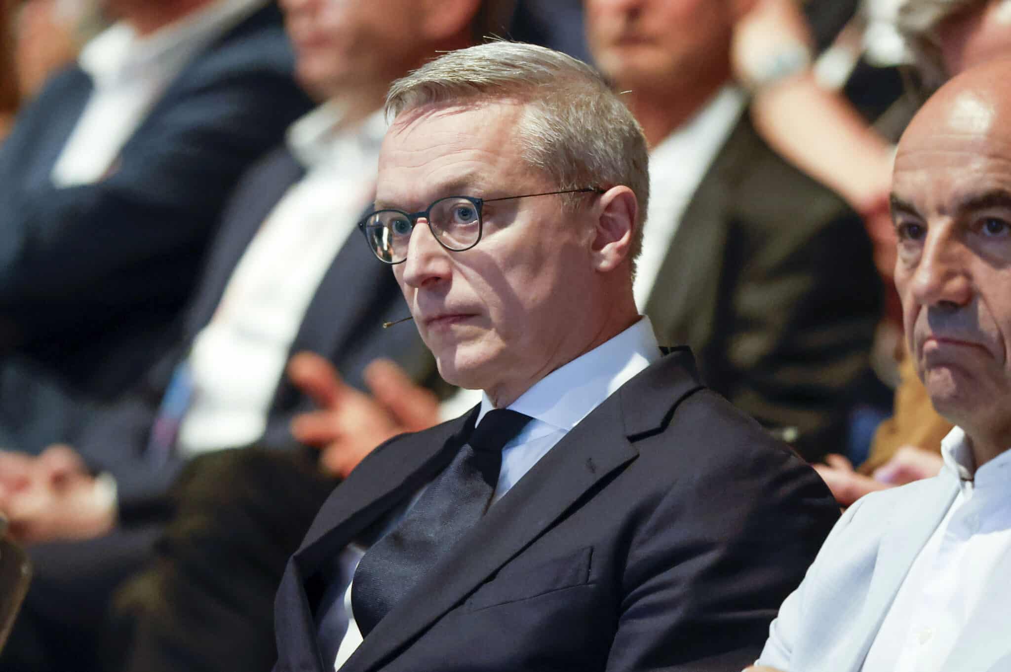 Karsten Wildberger sitzt aufmerksam im Publikum beim BDEW Kongress 2026 in Berlin.