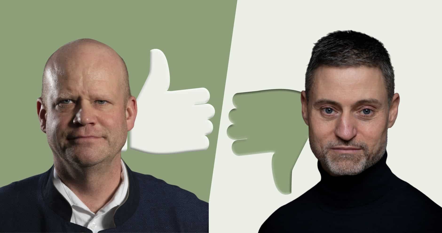 Zwei Männer, einer mit Daumen hoch, der andere mit Daumen runter, auf geteiltem Hintergrund in Grün und Beige.
