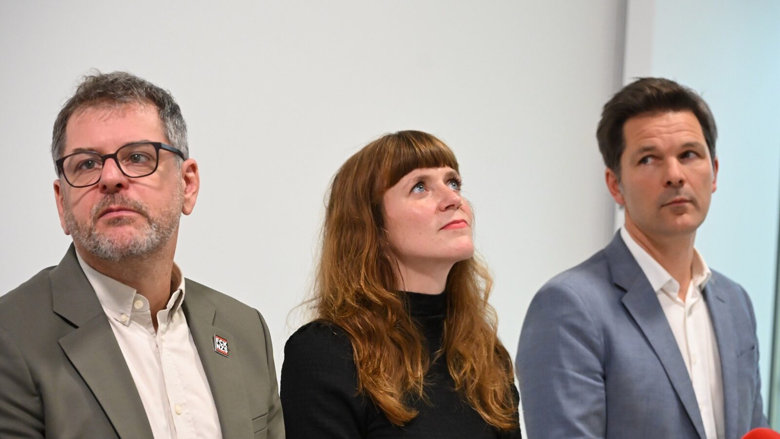 Ein Papier soll richten, wofür zuvor Taten verlangt wurden. Kerstin Wolter, Werner Graf und Steffen Krach beim gemeinsamen Pressestatement nach den Vorgesprächen in Berlin am 8. Oktober 2026. Foto: Volodymyr Sindieiev/picture alliance